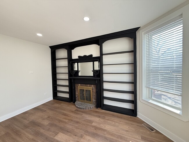Building Photo - 2971 S Loomis St