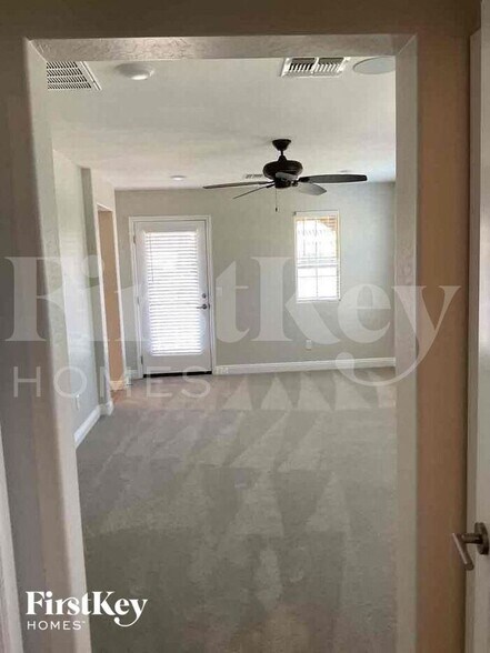 Building Photo - 1023 S 151st Ln