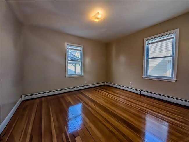 Building Photo - 364 Academy Ave