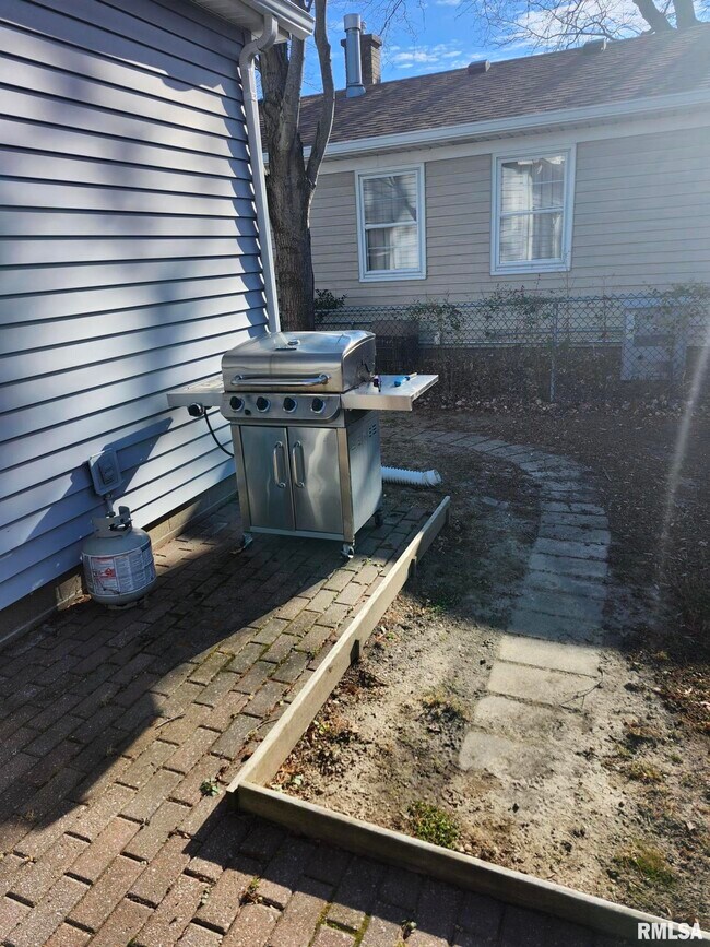 Building Photo - 2116 32nd St