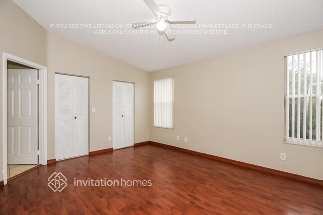 Building Photo - 141 NW 207th Ave