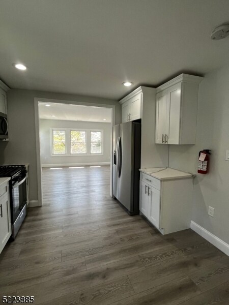 Building Photo - 1341 E 2nd St