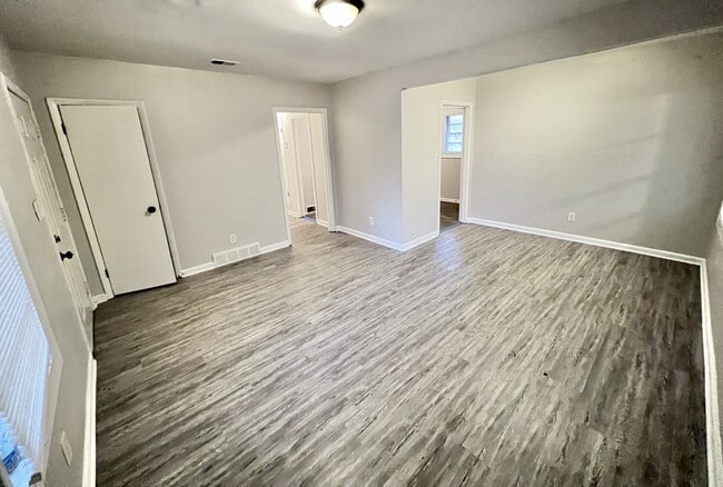 Building Photo - 1391 Haywood Ave