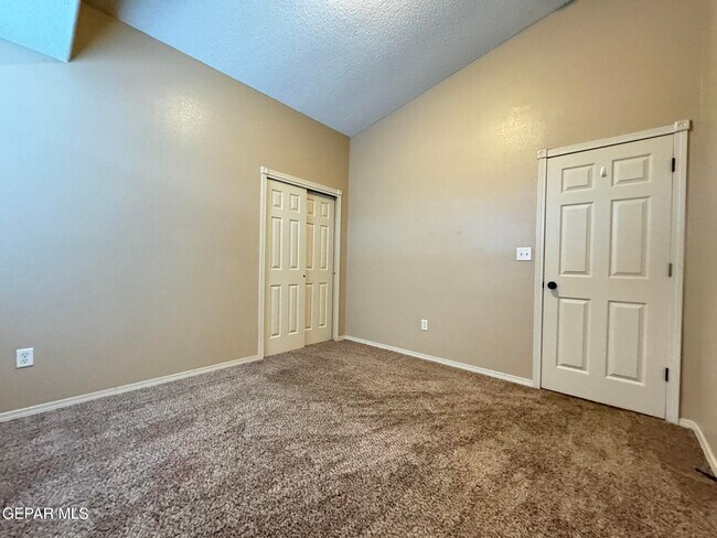 Building Photo - 13981 Sandy Rock Dr