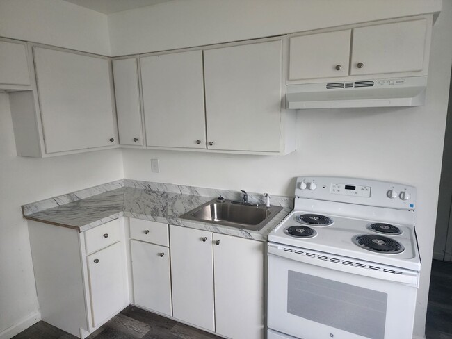 Building Photo - 39 Simonds Dr