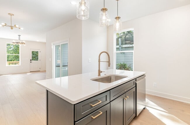 Building Photo - New Build in West Nashville