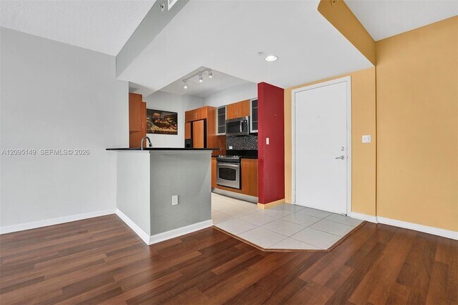 Building Photo - 2775 NE 187th St