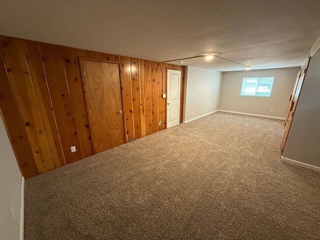 Building Photo - Beautiful Four Bedroom Home in South Salem with Large Backyard and New Paver Patio!