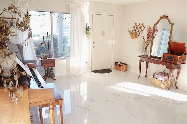 Building Photo - 10659 Windsor Ct