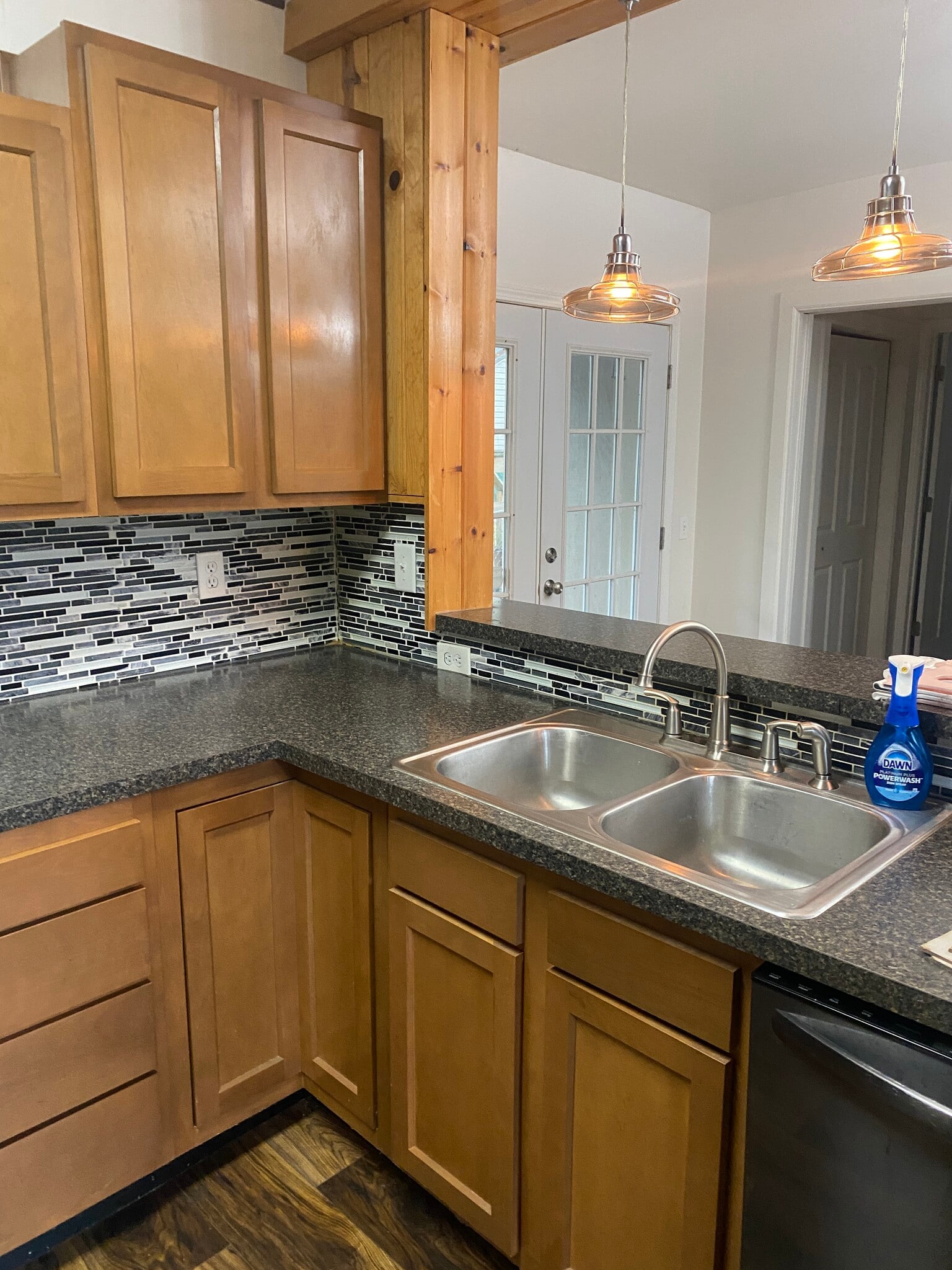 Building Photo - 531 E Chestnut St