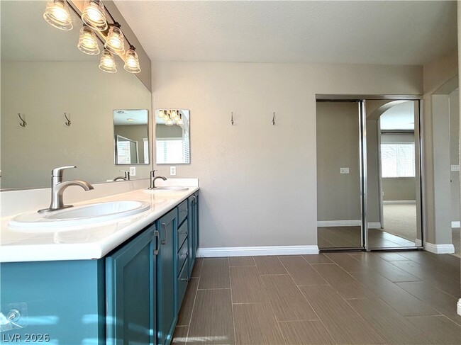 Building Photo - 7919 Quiet Canyon St