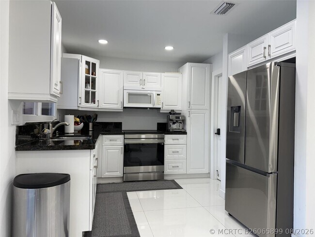 Building Photo - 9599 Stones River Park Way
