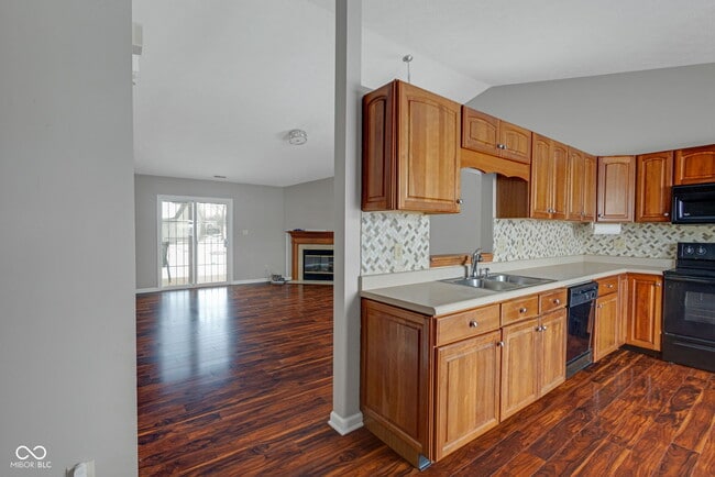 Building Photo - 6318 Pickwick Ct