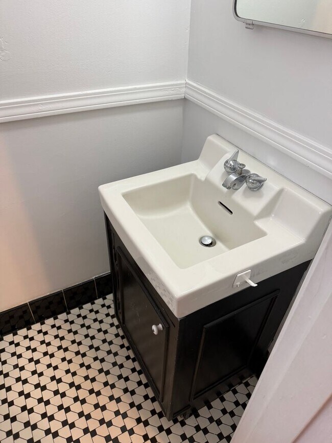 Building Photo - 3323 Dean Dr