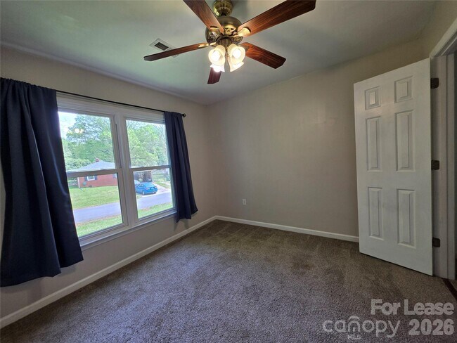 Building Photo - 221 Auten Cir