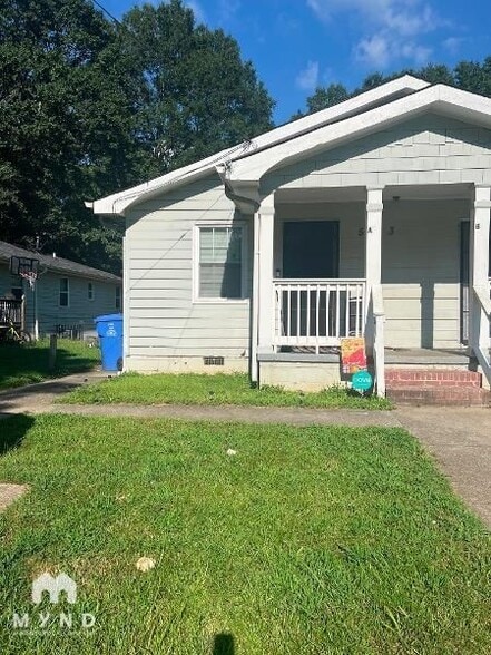 Primary Photo - 593 Cedar Ave NW