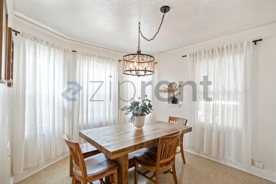 Building Photo - 1337 Acacia St