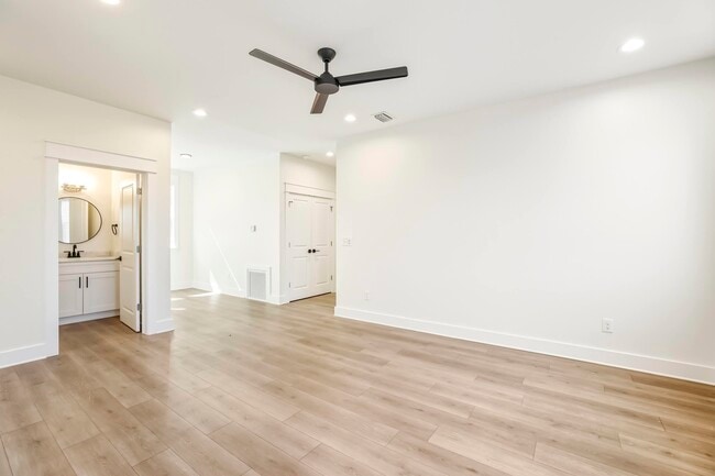 Building Photo - 4056 Biltmore Ave