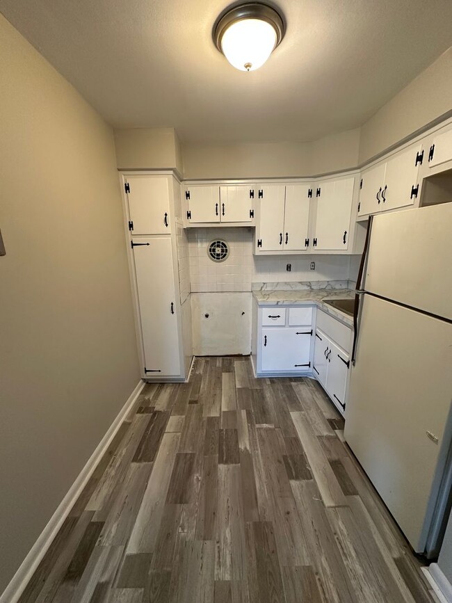 Building Photo - 356 Beverly Blvd