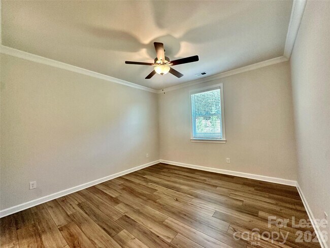 Building Photo - 9650 Liberty Hill Dr