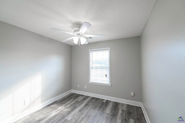 Building Photo - 307 Nile Ln