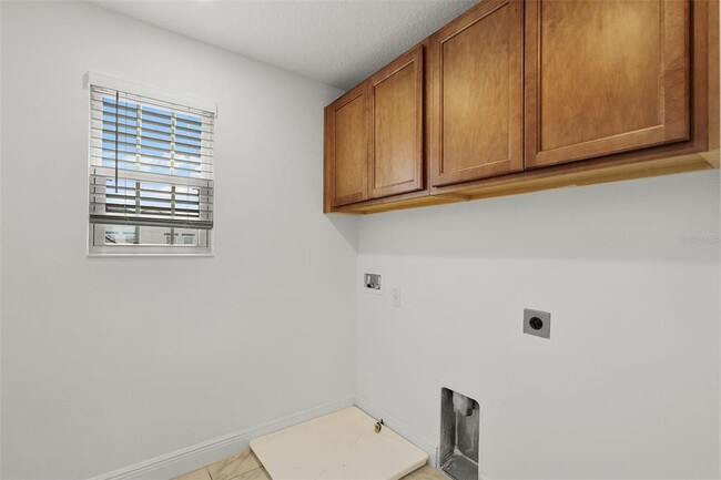 Building Photo - 7818 Syracuse Dr