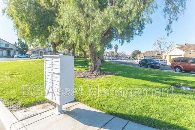 Building Photo - 295 Avalon Cir