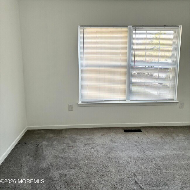 Building Photo - 310 Heather Croft