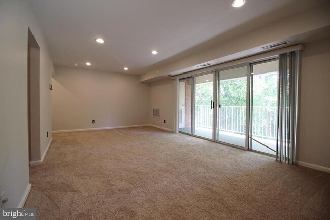 Building Photo - 2833 Kalmia Lee Ct