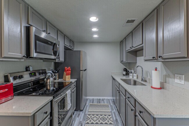 Building Photo - 3402 N 32nd St