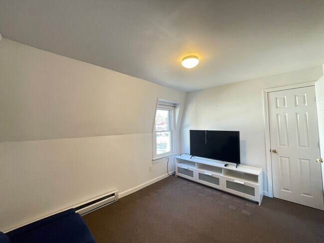 Building Photo - 60 Broadway