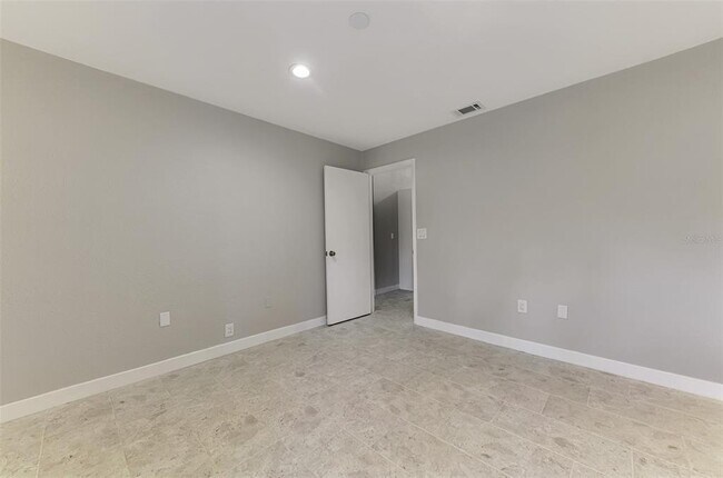 Building Photo - 1224 S View Dr