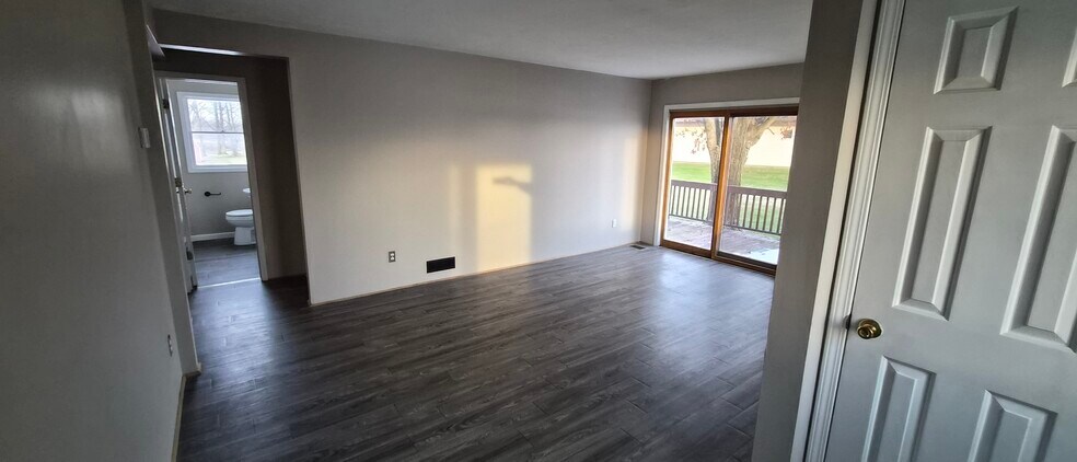 Building Photo - 5645 NY-5