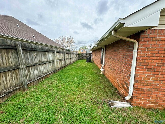 Building Photo - 117 Bremerton Dr SW
