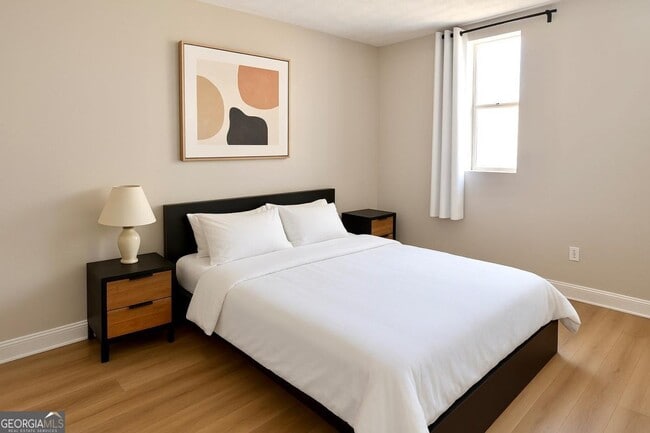 Building Photo - 1101 Magical Way