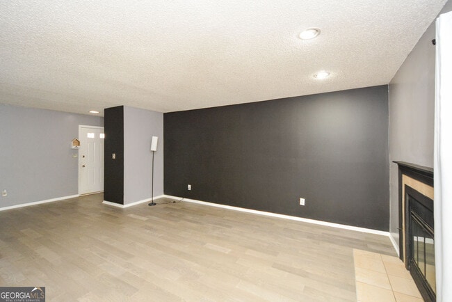 Building Photo - 47 Arbor End