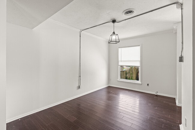 Building Photo - 289 Osage Ct