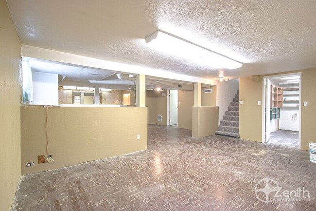 Building Photo - 308 NW 45th St