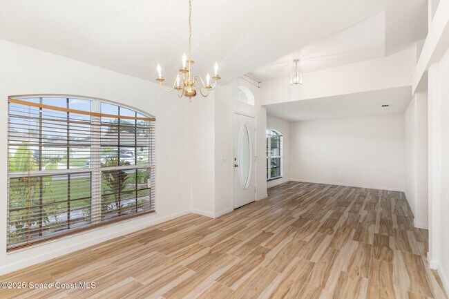 Building Photo - 1715 San Filippo Dr SE