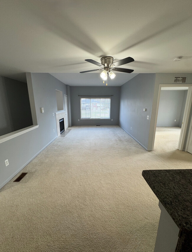 Building Photo - 5427 Twin Oaks Dr