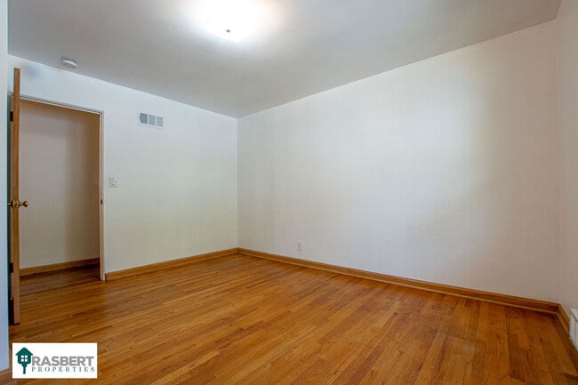 Building Photo - 5626 Miami St
