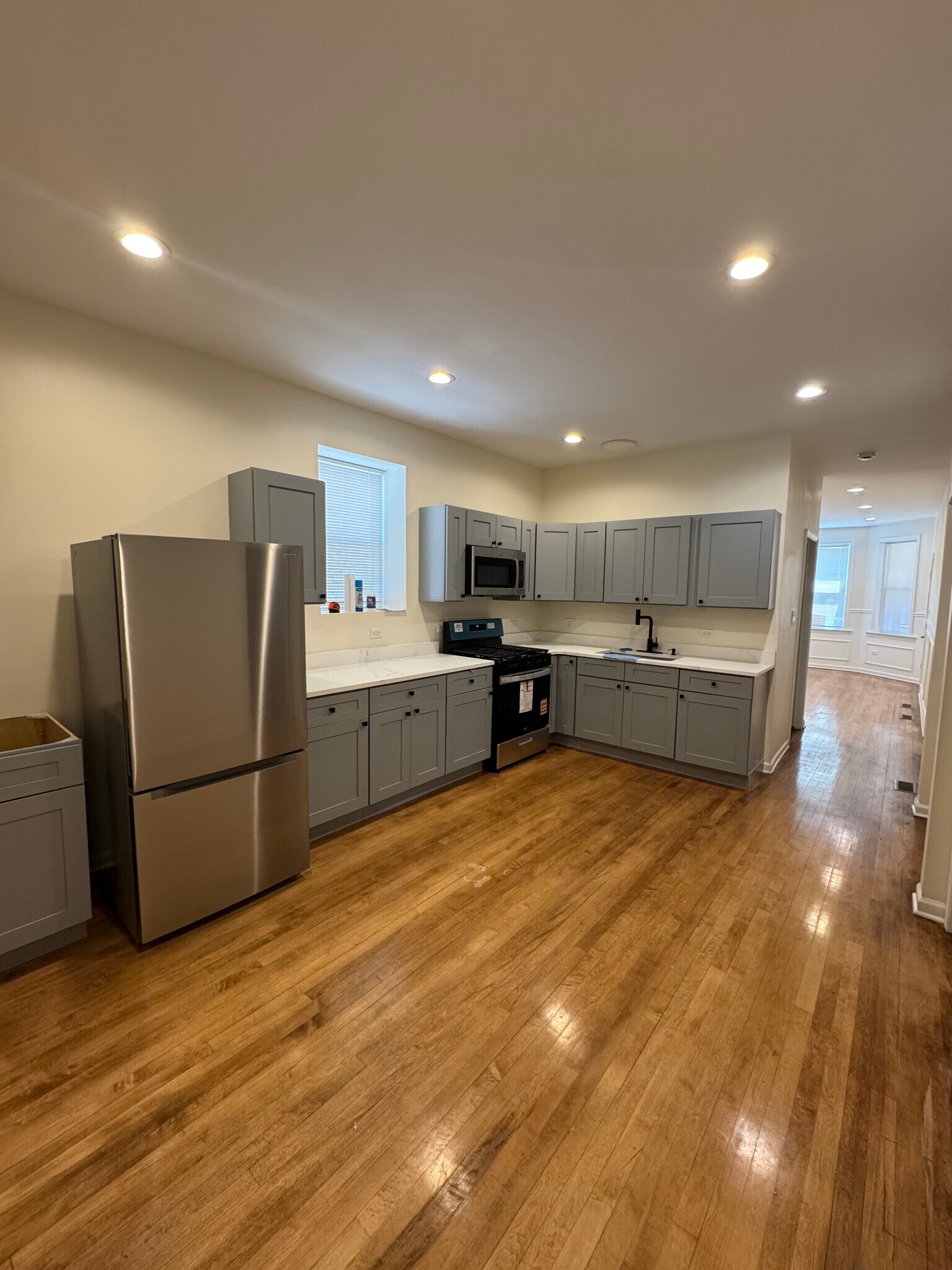 Large kitchen with plenty of storage. Appliances are brand new! - 5432 W 23rd St