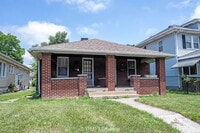 Building Photo - "Charming 1-Bedroom Duplex Retreat on East...
