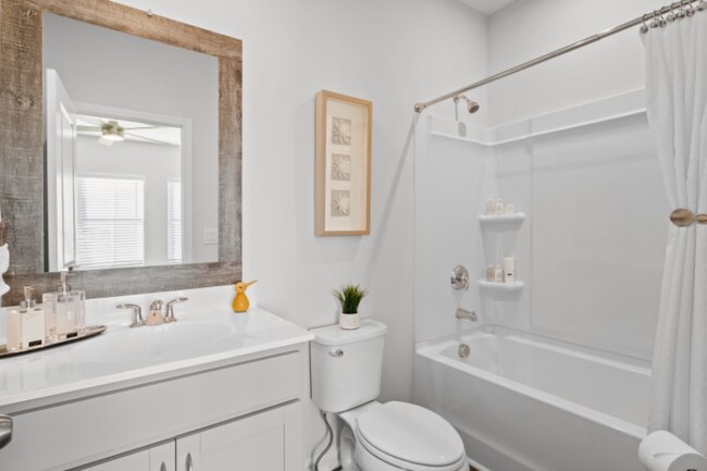 Building Photo - 912 Colton Dr