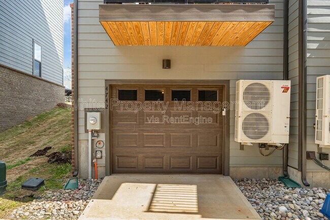 Building Photo - 4742 Chastain Ave