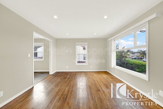 Building Photo - 2420 Alameda St