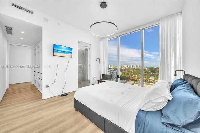 Building Photo - 1300 Monad Ter