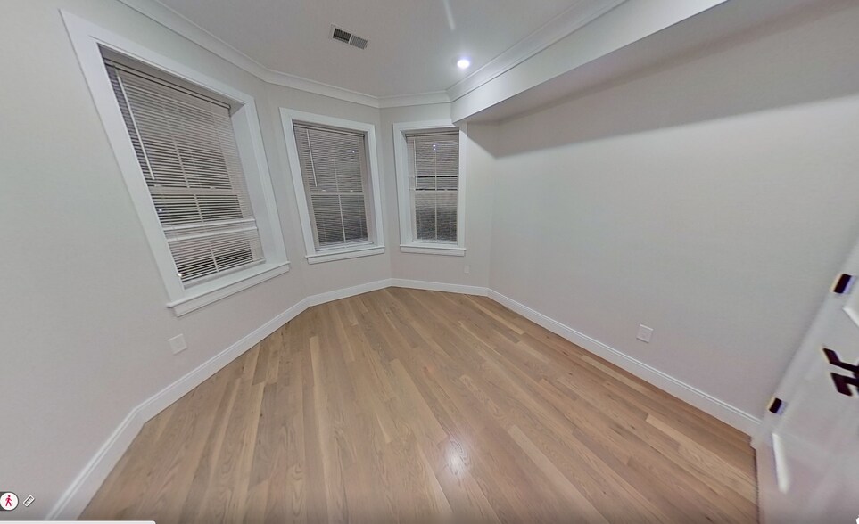 Building Photo - 132 Sutherland Rd