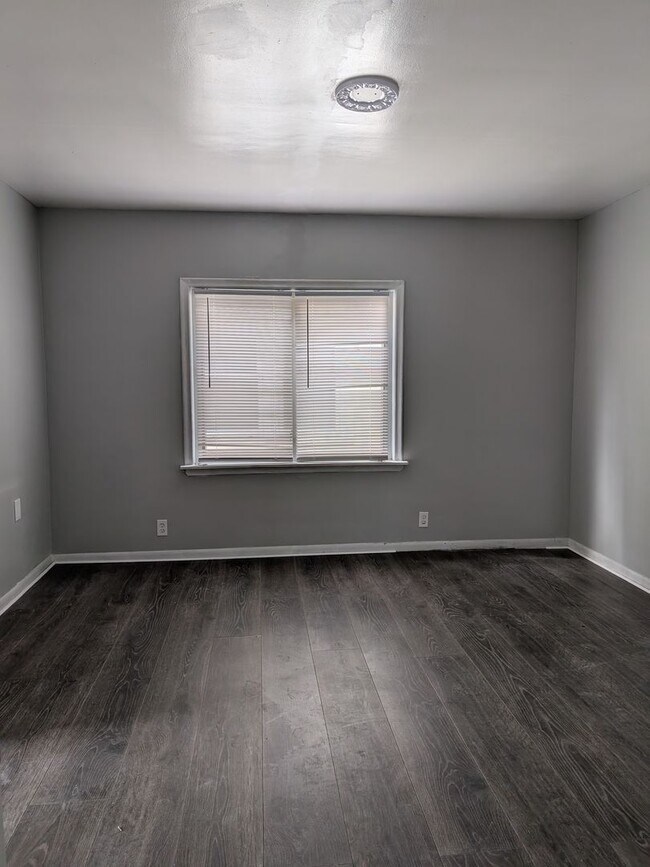 Building Photo - 19137 Norwood-4 BEDS & 2 BATHS FOR RENT!