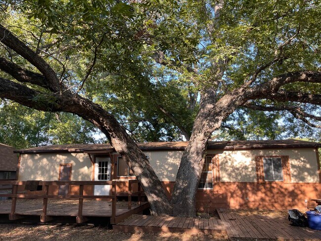 Building Photo - NEW ON MARKET /// RIVER FRONT CABIN AVAILABLE!!